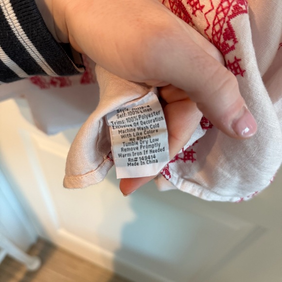 Johnny Was Embroidered Top 🌺🌹🌷 - Picture 4 of 5